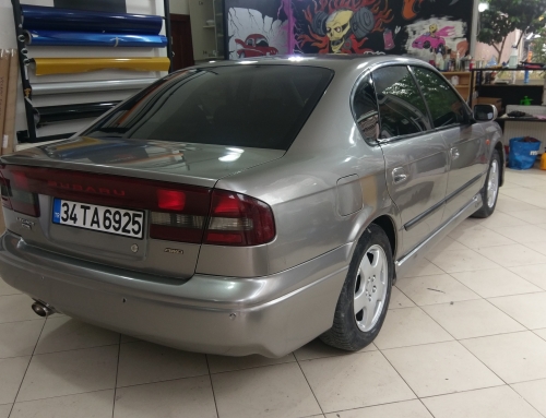 Subaru gri araç kaplama